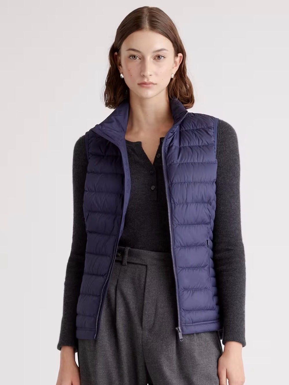 QUINCE - Lightweight Down Packable Puffer Vest in Navy, Medium